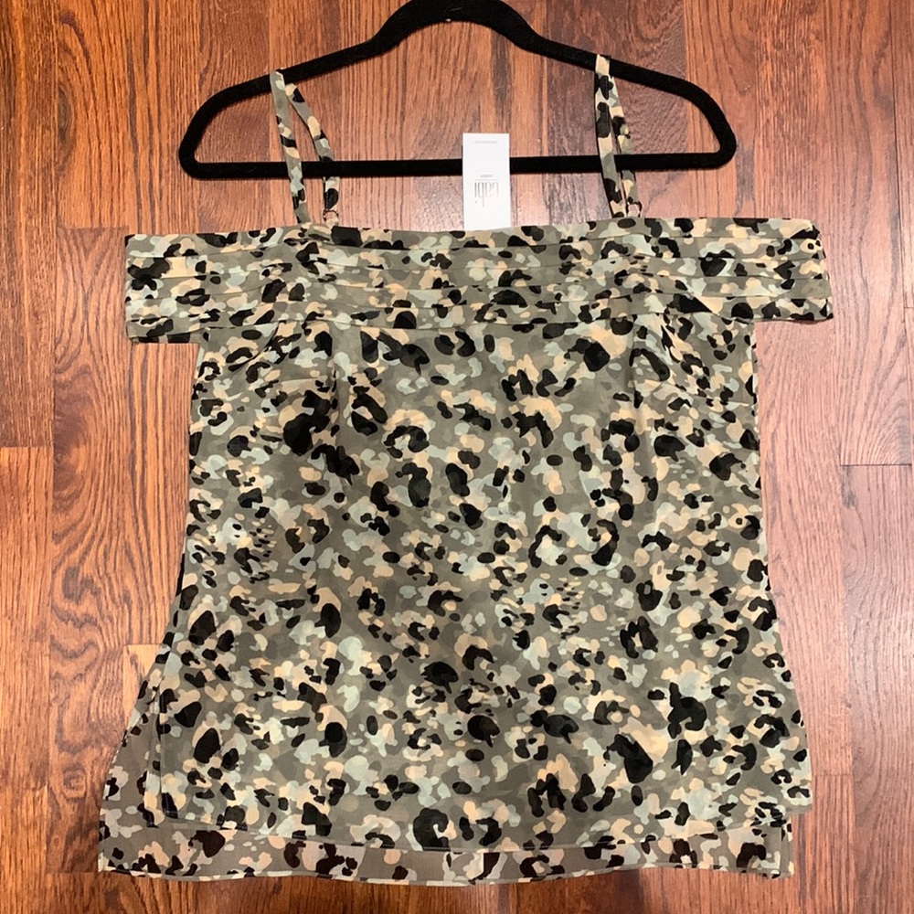 NWT Cabi tiered camo print cold shoulder top